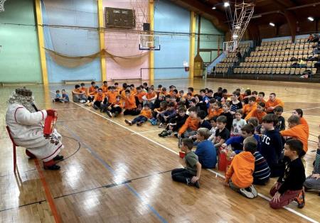 Dedek Mraz 2023_naslovna